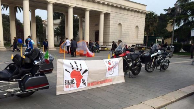 I bikers di Foggia, in sella ad una moto, per portare un sorriso ai piccoli pazienti del Reparto di Pediatria degli Ospedali Riuniti