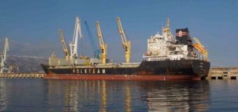 Nave con grano canadese nel Porto di Bari, protesta di Coldiretti