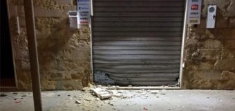 Vieste, bomba esplode davanti a un negozio di materiale elettrico